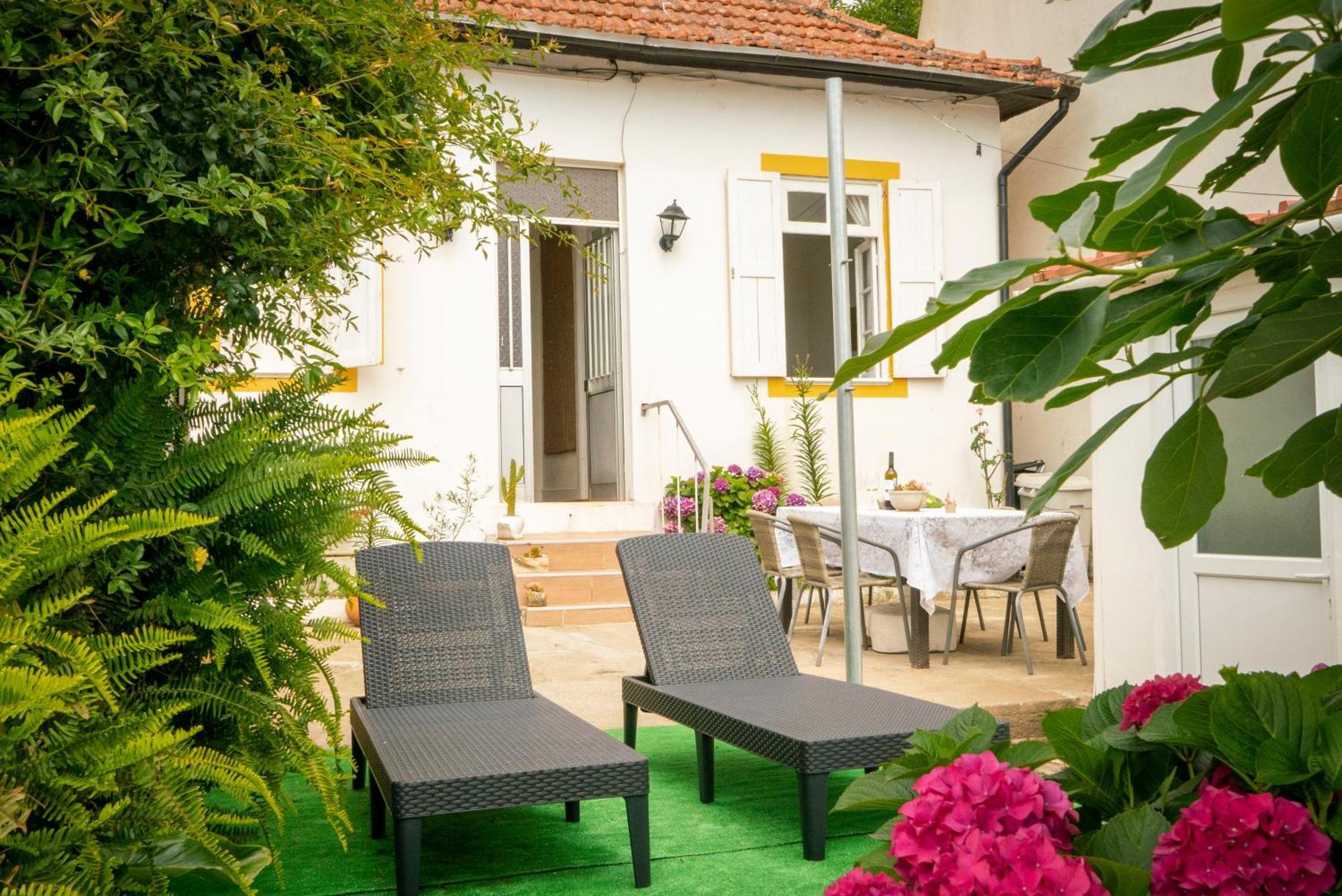 Growth House Bed & Breakfast Porto Exterior photo